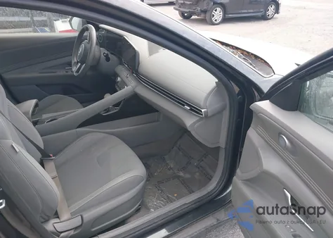 2023 Hyundai Elantra Sel z USA, uszkodzony, nr VIN 5NPLS4AG6PH112289